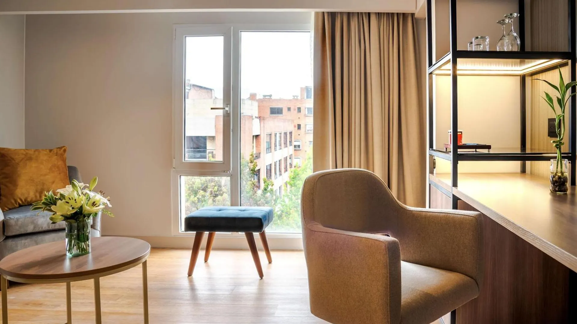 Nh Bogota Pavillon Royal Hotel