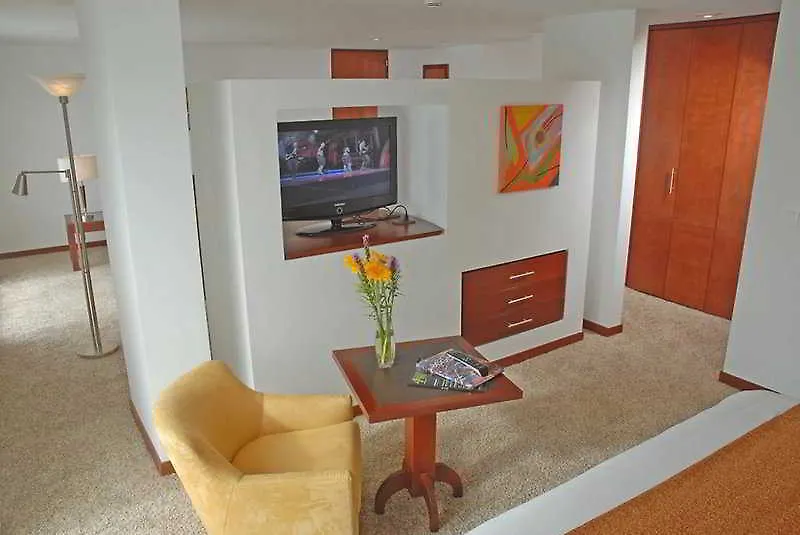 Nh Bogota Pavillon Royal Hotel