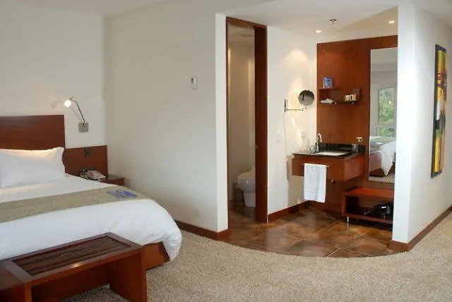 Hotel NH Bogota Pavillon Royal